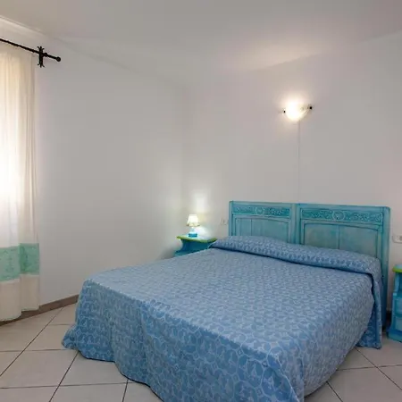 Holiday home Sarcapos